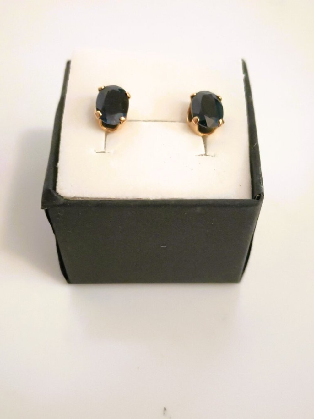 14K Gold Black Agate Post Earrings Pronged Stud Jewelry
